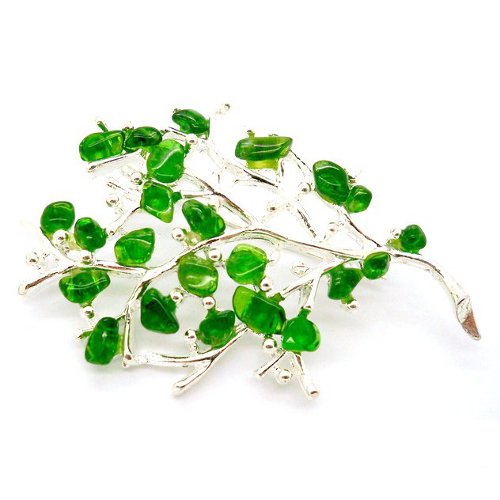 Chrome diopside brooch