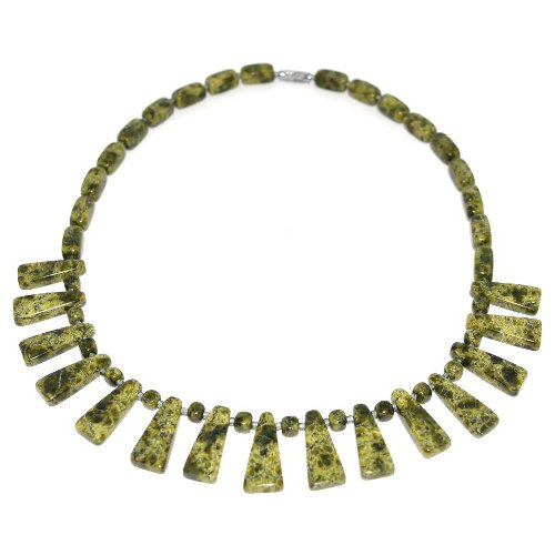 Serpentinite necklace
