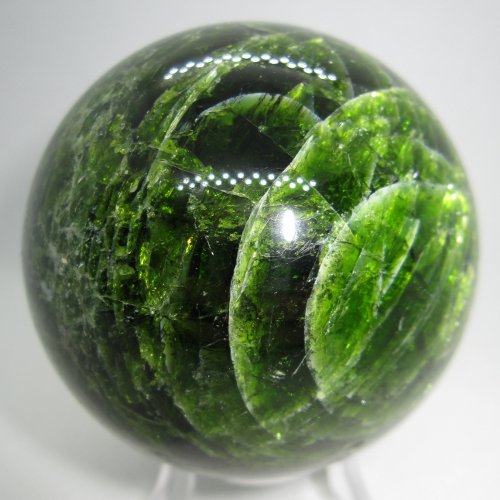 Chrome diopside sphere